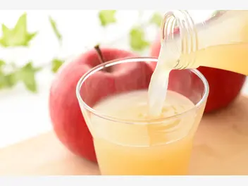 Ilustracja artykułu sok jabłkowy – właściwości, najlepsze sposoby na wyciskanie i tłoczenie