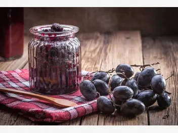 Ilustracja artykułu przetwory z winogron - sprawdzone przepisy na dżemy i powidła winogronowe
