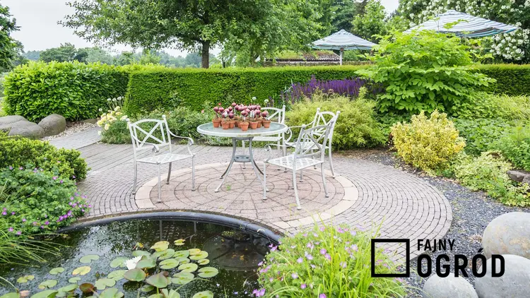 Metalowe meble ogrodowe w ogrodzie, czyli polecane stoły i krzesła ogrodowe oraz porady na temat wyboru stołów i krzeseł