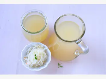 Ilustracja artykułu sok z kiszonej kapusty - właściwości, zastosowanie, porady