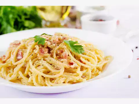 Spaghetti Carbonara: klasycznie i nietypowo