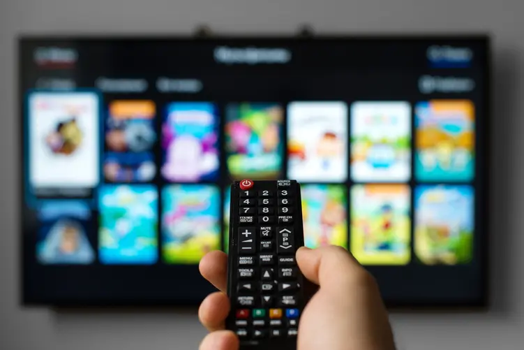Odtwarzacz multimedialny czy Smart TV – co lepsze?