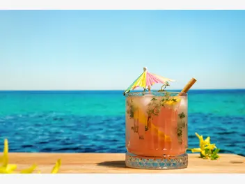 Ilustracja artykułu drinki na lato – sprawdź najlepsze propozycje!