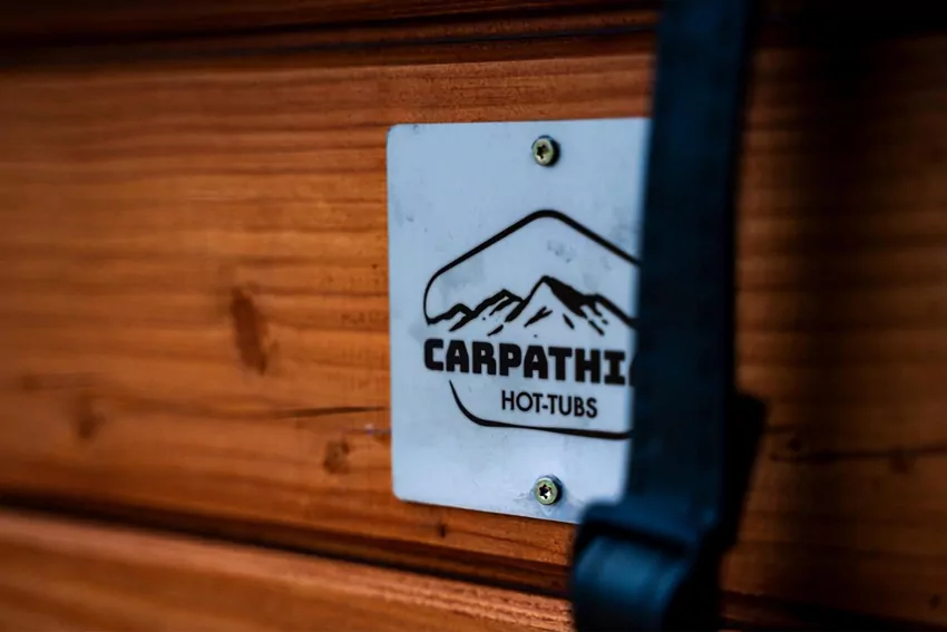 Zbliżenie na logo Carpathian Hot Tubs