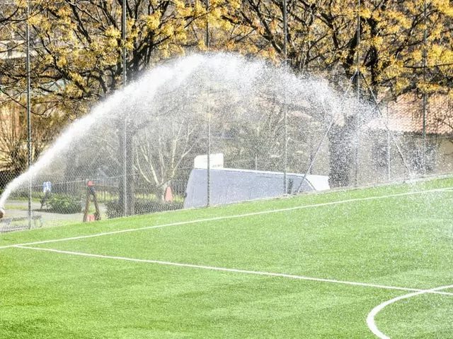 Systemy nawadniania boiska