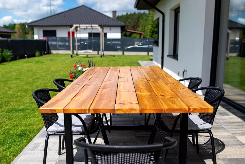 Stoły drewniane do ogrodu