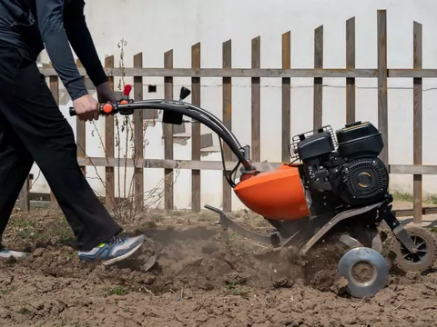 Glebogryzarka spalinowa z napędem