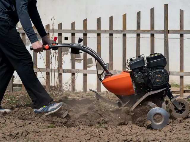 Glebogryzarka spalinowa z napędem