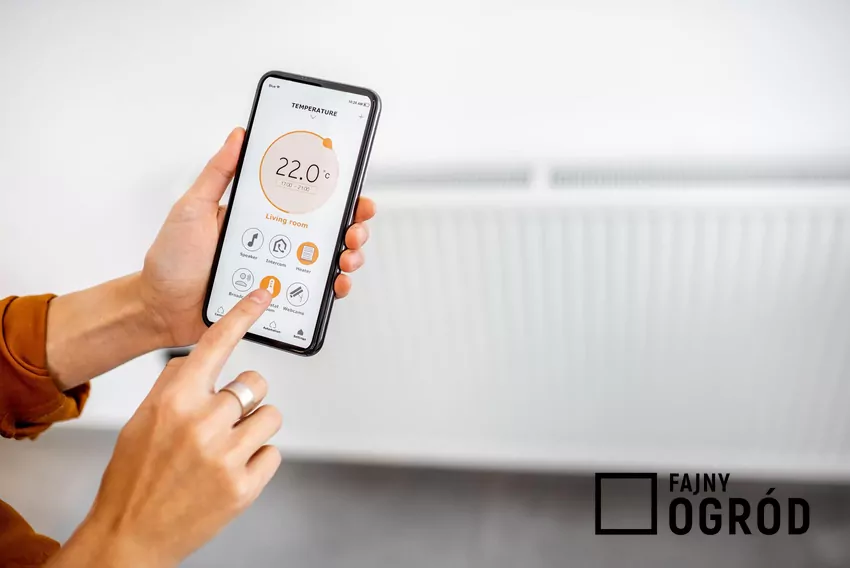 Wykorzystując sztuczną inteligencję, systemy grzewcze analizują dane dotyczące codziennych nawyków mieszkańców, takich jak godziny pracy, snu czy okresy największej aktywności w domu Aplikacja na telefon do sterowania ogrzewaniem