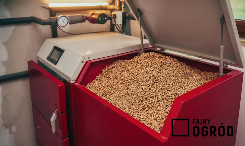 Piec na pellet w kotłowni