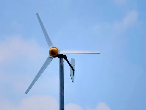 Ile kosztuje wiatrak w ogrodzie?