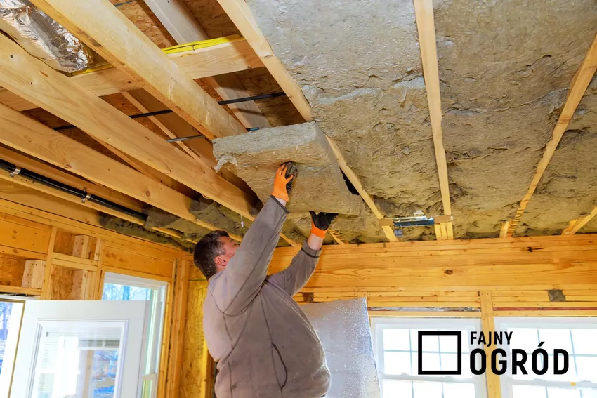 Zapotrzebowanie na pellet zależy od wieku, izolacji i powierzchni budynku Ocieplenie domu redukuje koszty ogrzewania