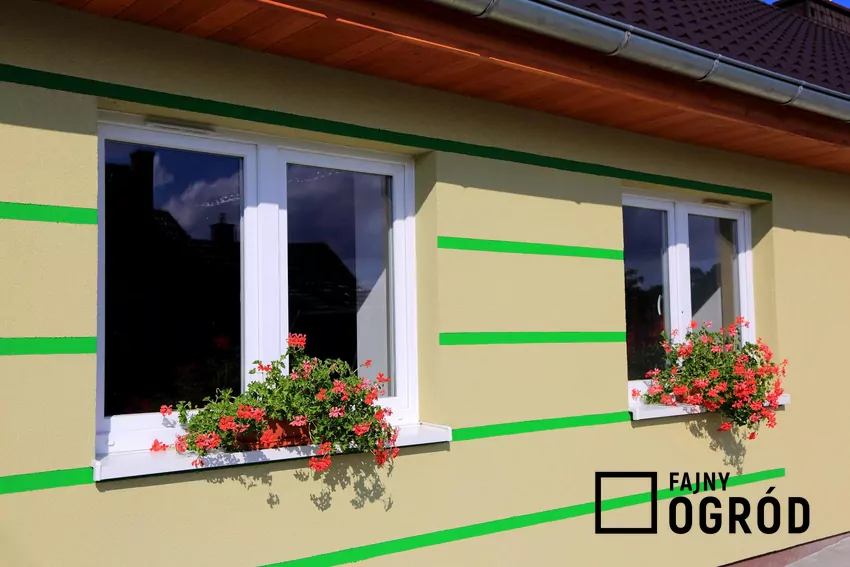 Szczelne okna i ocieplenie dachu znacząco zmniejszają zapotrzebowanie na opał. Wymiana okien na nowoczesne