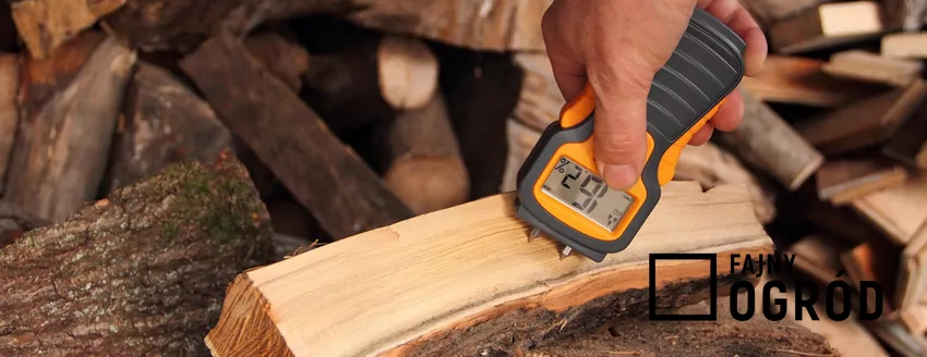 Drewno dębowe musi być sezonowane przez dwa-trzy lata Najważniejszym kryterium przydatności drewna opałowego jest jego wilgotność poniżej 20%