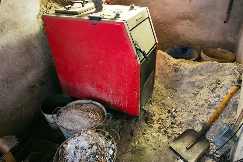 stary piec na węiel