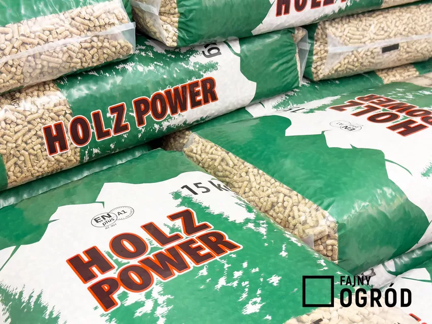 Pellet w workach i certyfikat na etykiecie