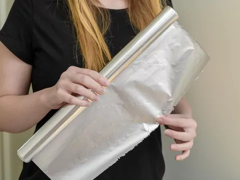 Używanie folii aluminiowej w kuchni