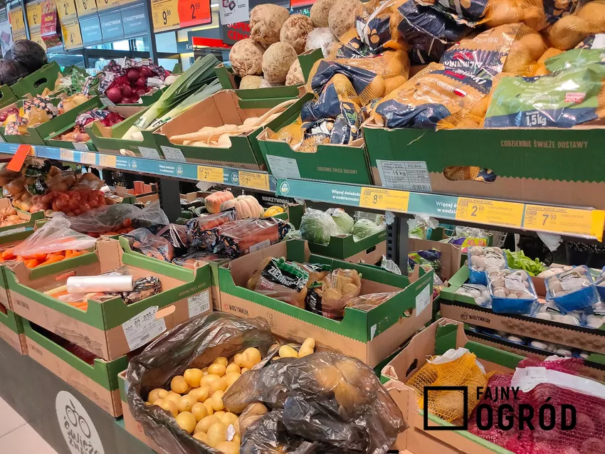 Dział z warzywami w Biedronce
