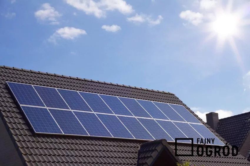 panele PV na dachu