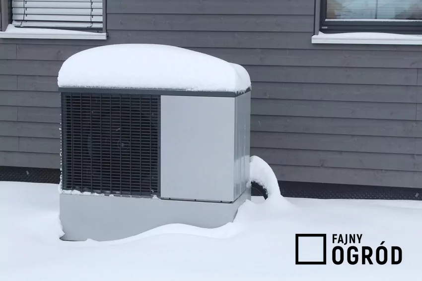 Pompa powietrze-woda potrafi pozyskać ciepło nawet w mroźne dni zimowe