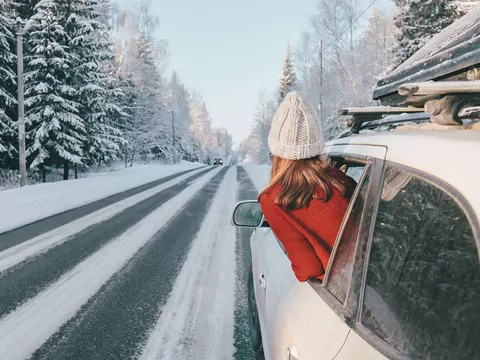 Bezpieczna podróż zimą: poradnik