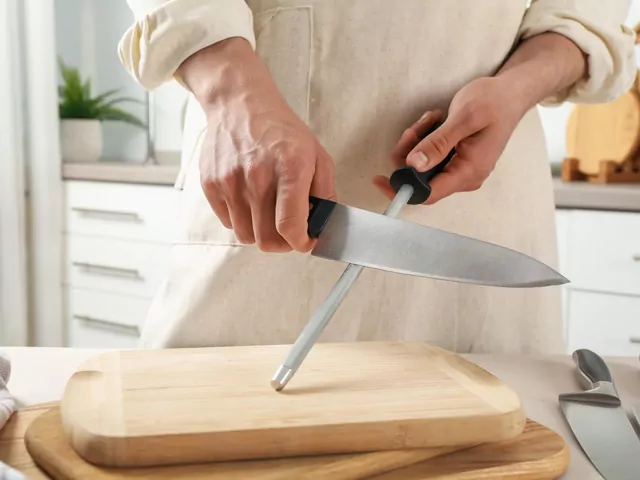 Ostrzenie nożyczek domowymi sposobami