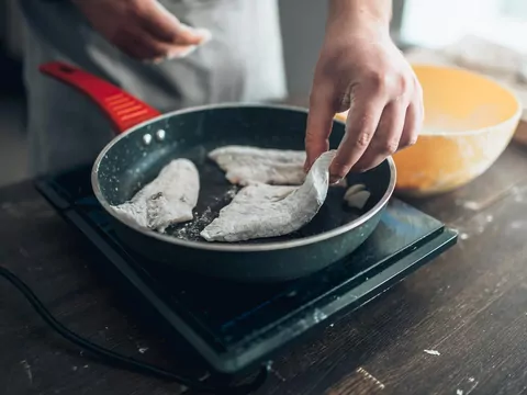 Usuń zapach ryby z mieszkania