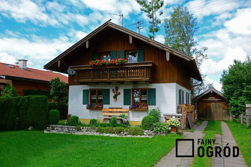 Instalacja pompy ciepła w starym domu może być nieopłacalna stary, nieocieplony dom