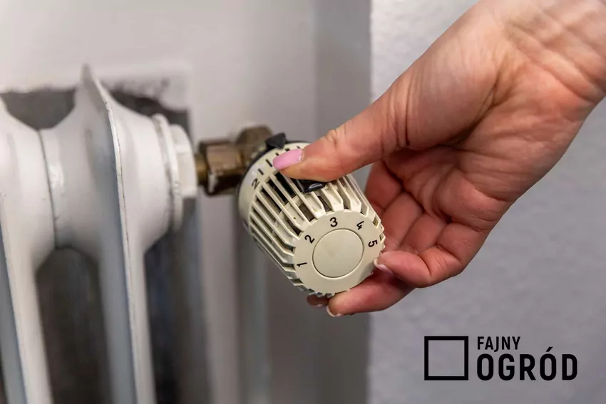 Brak ogrzewania budynku w zimie może przynieść wiele problemów Grzejniki centralnego ogrzewania w budynku