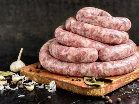 Parzenie białej kiełbasy: 3 metody