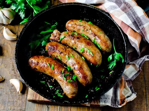 Najlepsza pieczona biała kiełbasa przepisy