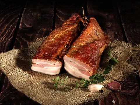 Wędzenie boczku: 3 kluczowe zasady