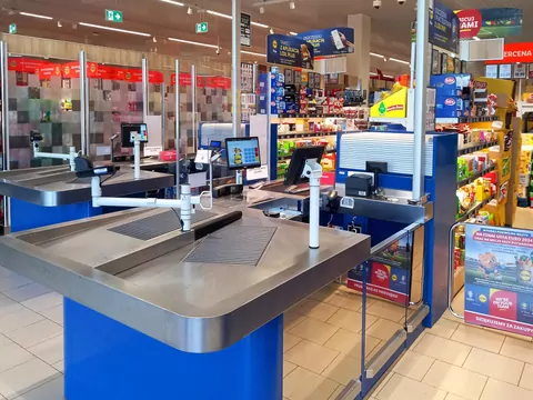 Wpływ reklam na decyzje klientów
