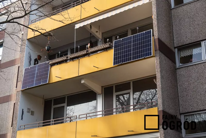 Pan Błażej zamontował na balkonie panele PV fotowoltaika na balkonie
