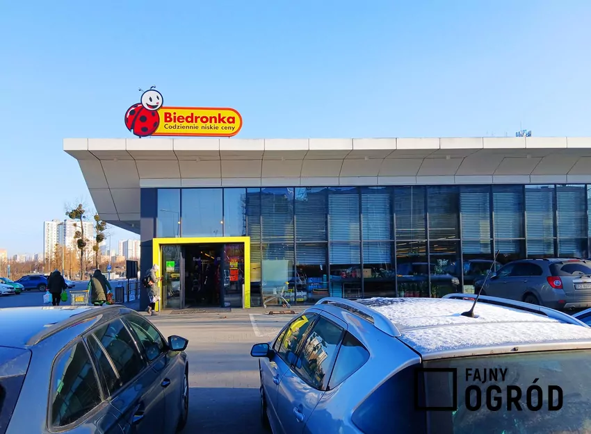 Godziny otwarcia mogą różnić się w zależności od konkretnej lokalizacji Biedronka market