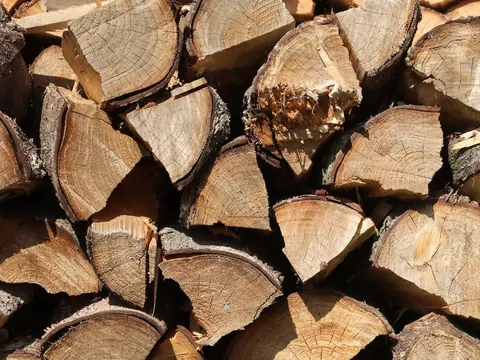 Drewno lepsze od węgla i pelletu