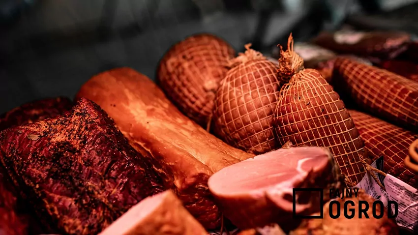 Naturalne osłonki i prosty skład wędlin – sekret jakości produktów Dino Wędliny