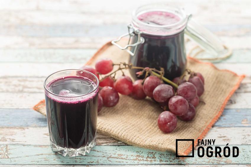 Przetwory z winogron do świetny sposób na zamknięcie wyjątkowego smaku lata w słoikach i butelkach, Sprawdź, jakie przepisy na dżem z winogron i inne przetwory warto wypróbować w domu.