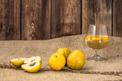 Wino z pigwy - sprawdzone przepisy na wino z owoców pigwowca