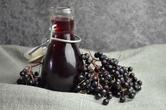 Wino z czarnego bzu – sprawdź najlepsze przepisy na wino z czarnego bzu