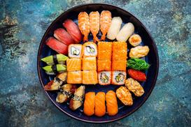 Sushi na imprezę w ogrodzie – zaskocz gości!
