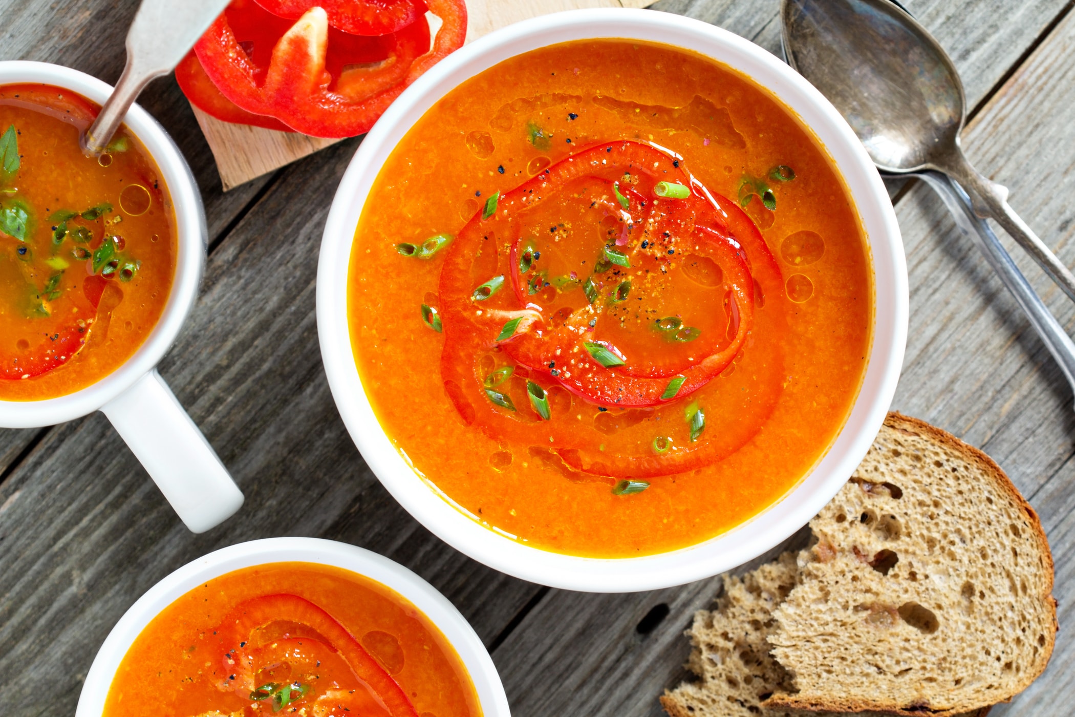 Печеный суп. Суп харчо вегетарианский. Суп пюре из болгарского перца. Суп из паприки. Суп пюре из печеного болгарского перца.